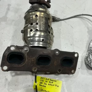 2017 Kia Sorento 3.3L V6 Left Side Exhaust Pipe Manifold Catalytic converter